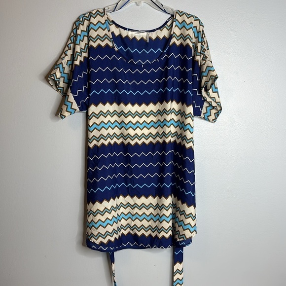 Poema Tops - CHEVRON BLOUSE***